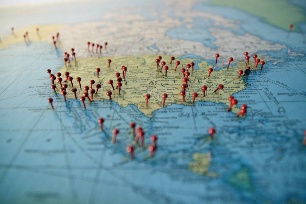 Pushpins in a map over the USA. Foto de Marc Levin